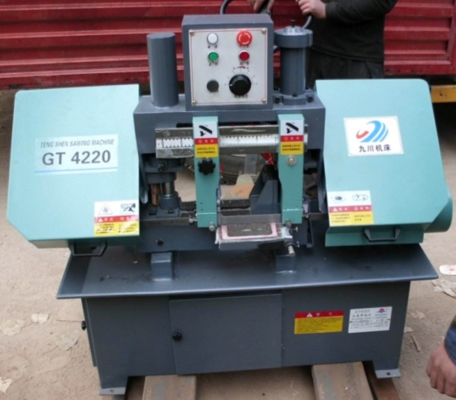 4220金屬帶鋸床